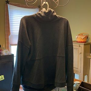 Athleta gray turtleneck top